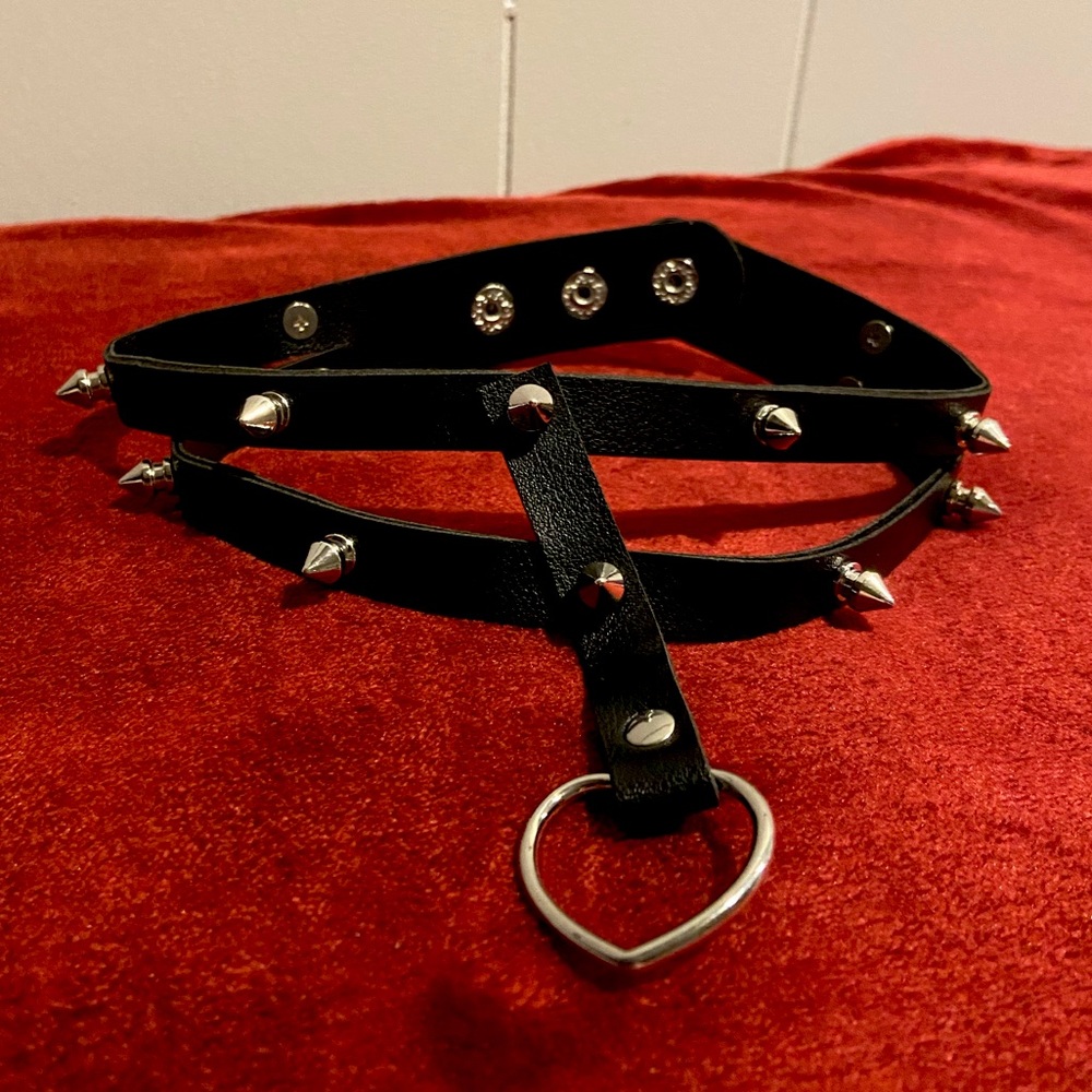 Hot Topic Gothic Adjustable Choker Necklace